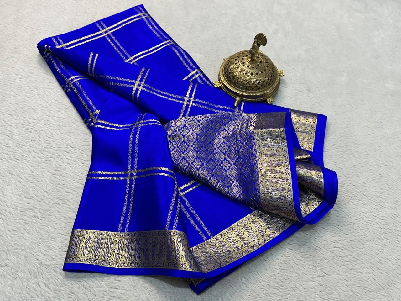 Classic Traditional Sarees: Exquisite Solid Hues with Grand Checks, Borders, and Pallus - Image 11