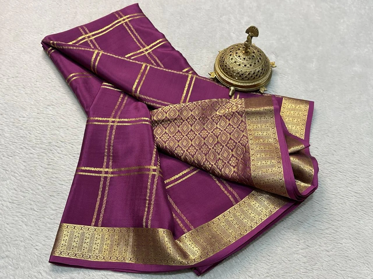 Classic Traditional Sarees: Exquisite Solid Hues with Grand Checks, Borders, and Pallus - Image 7