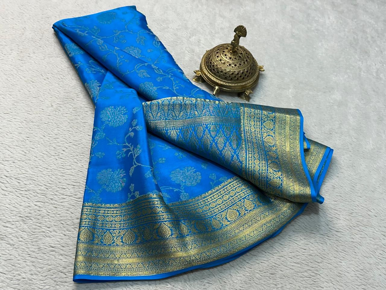 Elegance Redefined: Silk Brocade Saree with Exquisite Gold & Silver Zari Weaving - Image 10