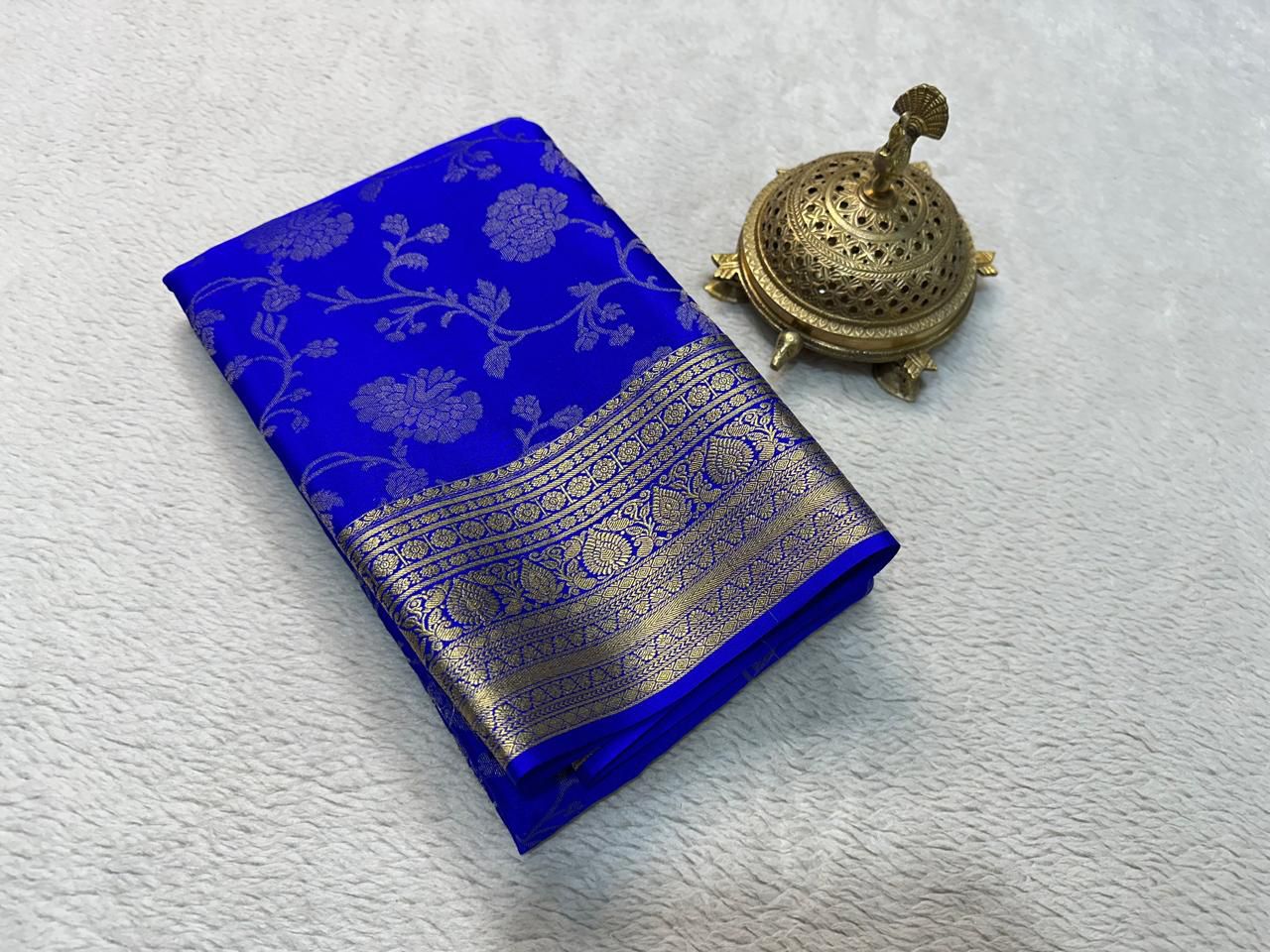 Elegance Redefined: Silk Brocade Saree with Exquisite Gold & Silver Zari Weaving - Image 11
