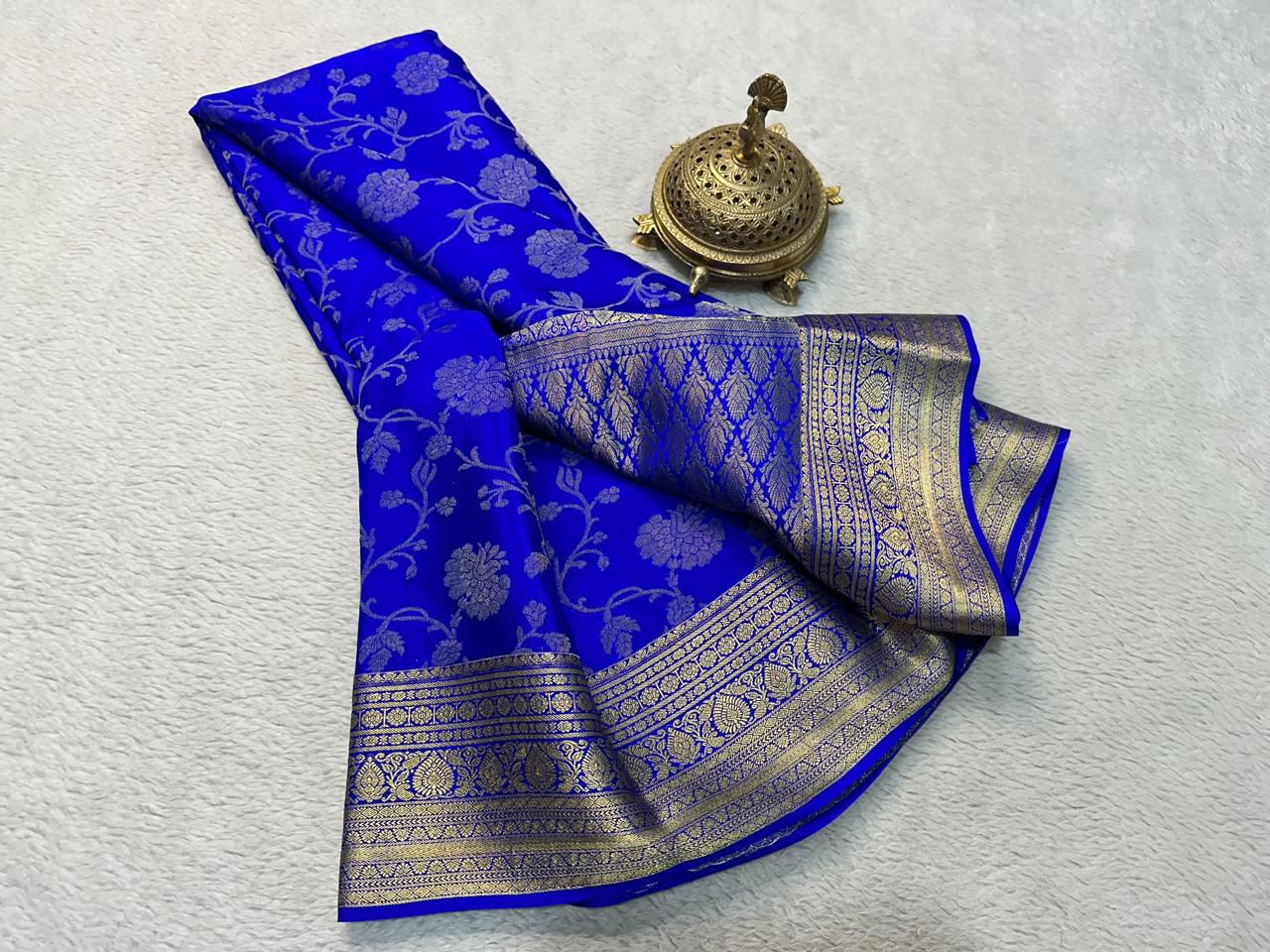 Elegance Redefined: Silk Brocade Saree with Exquisite Gold & Silver Zari Weaving - Image 12