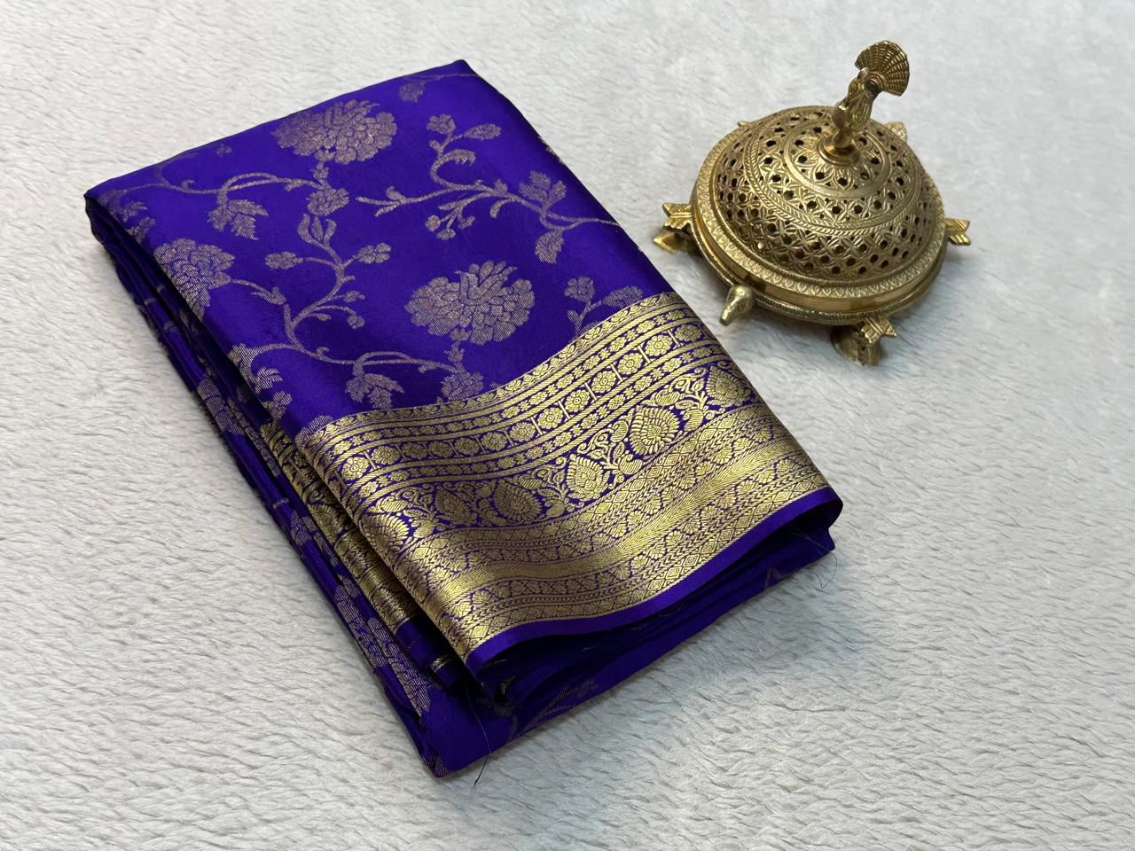 Elegance Redefined: Silk Brocade Saree with Exquisite Gold & Silver Zari Weaving - Image 4