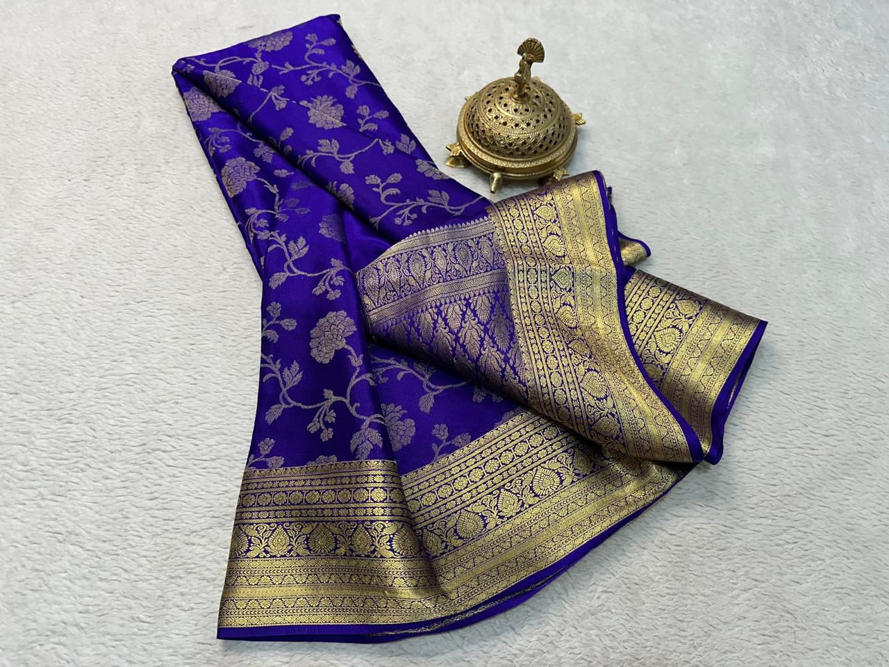 Elegance Redefined: Silk Brocade Saree with Exquisite Gold & Silver Zari Weaving - Image 6