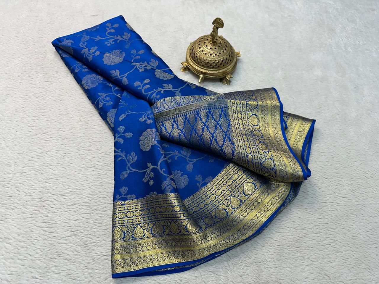 Elegance Redefined: Silk Brocade Saree with Exquisite Gold & Silver Zari Weaving - Image 8