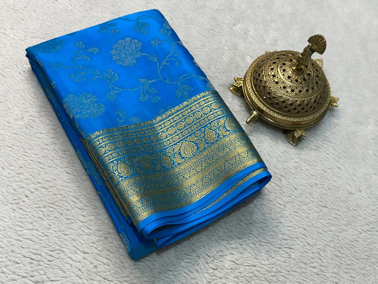 Elegance Redefined: Silk Brocade Saree with Exquisite Gold & Silver Zari Weaving - Image 9