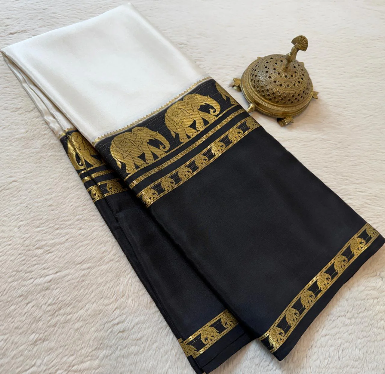 Semi Crepe Silk Saree with Traditional Elephant Bentex Border | Contrast Color Combination | 120 GSM | Party & Festival Wear - Image 12
